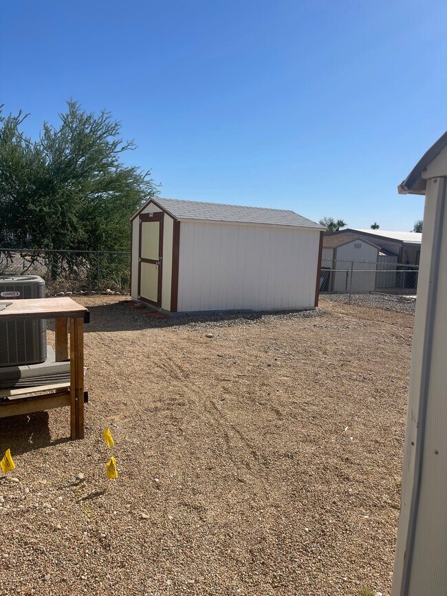 Building Photo - 954 Roadrunner Dr