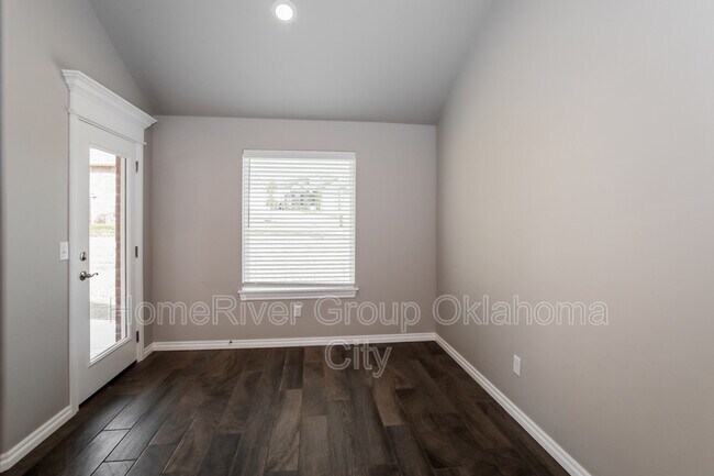 Building Photo - 8317 Rainier St