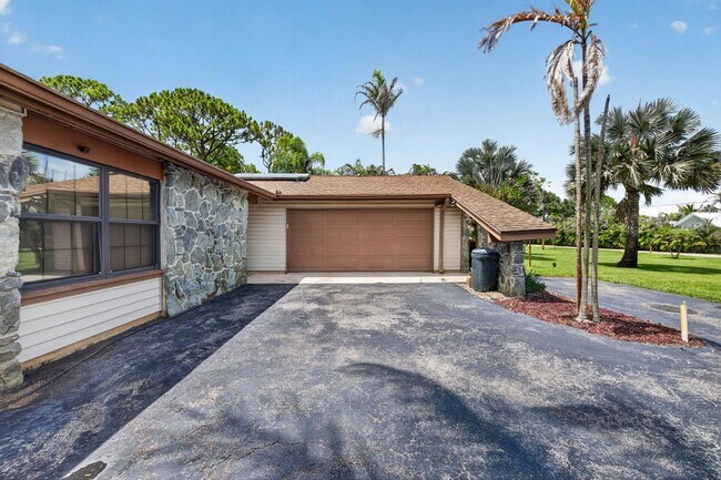 Foto del edificio - 1362 SW Knollwood Dr