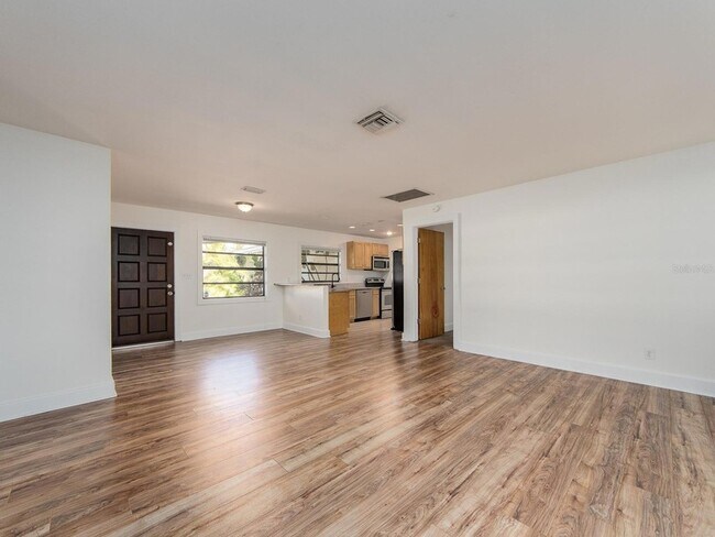 Foto del edificio - 2242 Indian Ave S
