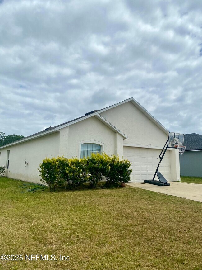Building Photo - 3585 Alec Dr