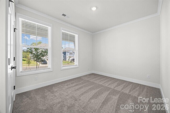 Foto del edificio - 541 Mahogany Rd