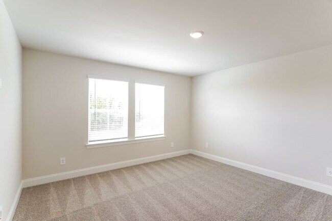 Master Bedroom - 204 River Rock Dr