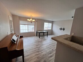 Building Photo - 1371 S Cathay Ct