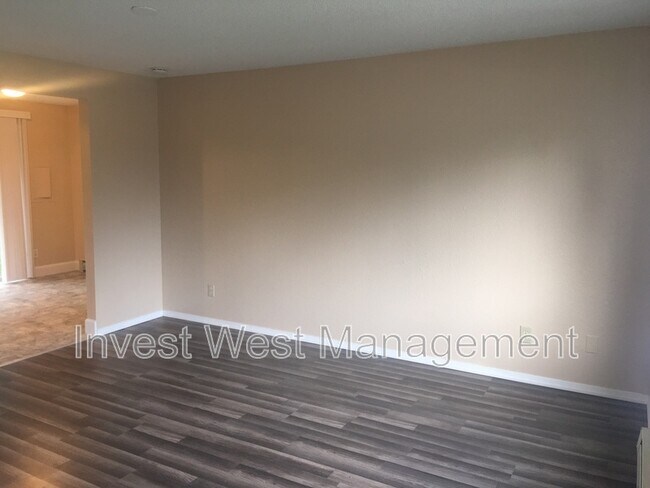 Foto del edificio - 4210 NE 137 Ave