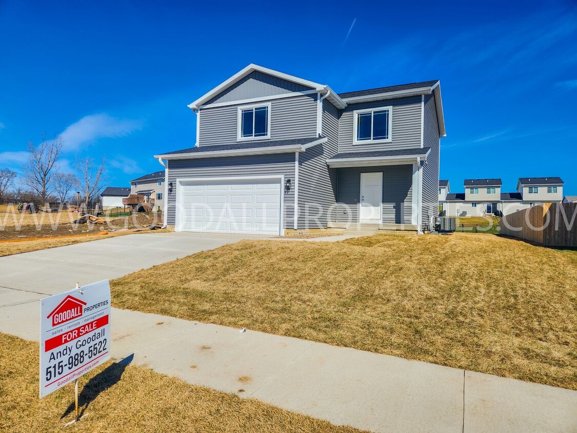 Primary Photo - 4 Bedroom Walkout Ranch Style home