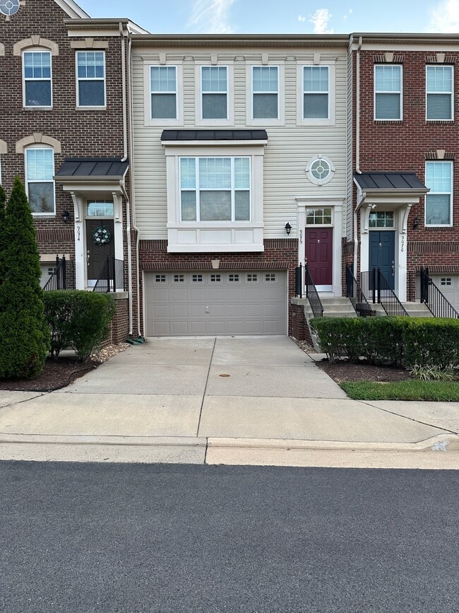 Building Photo - 9075 Alexander Way