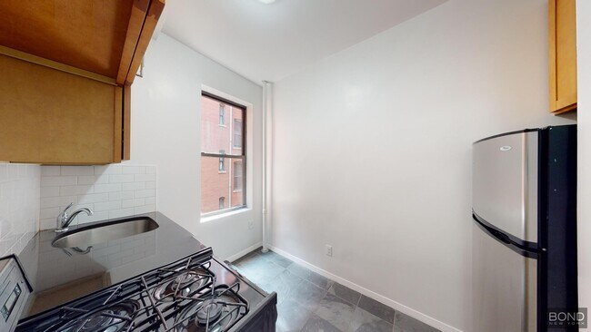 Foto del edificio - 415 E 73rd St
