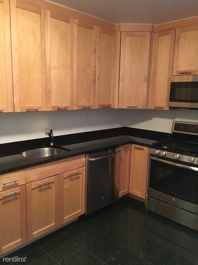 Foto principal - 250 W 87th St