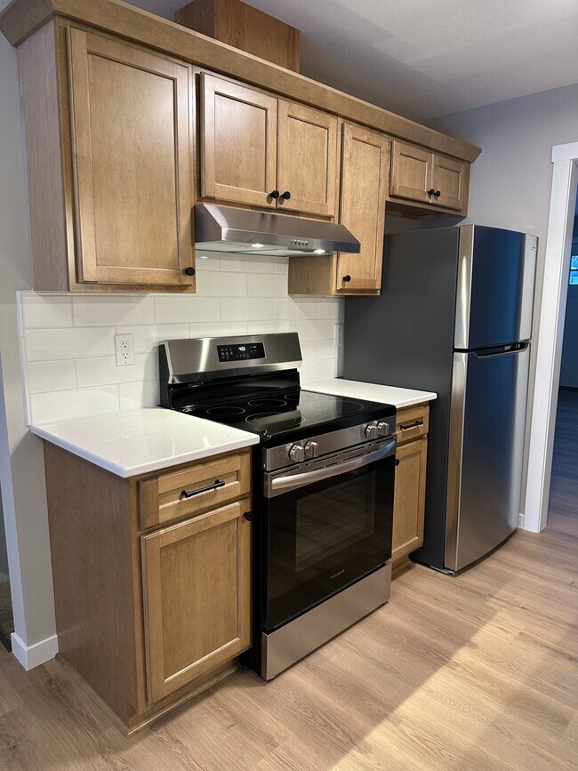 Electrodomésticos de acero inoxidable - 605 N Grove St