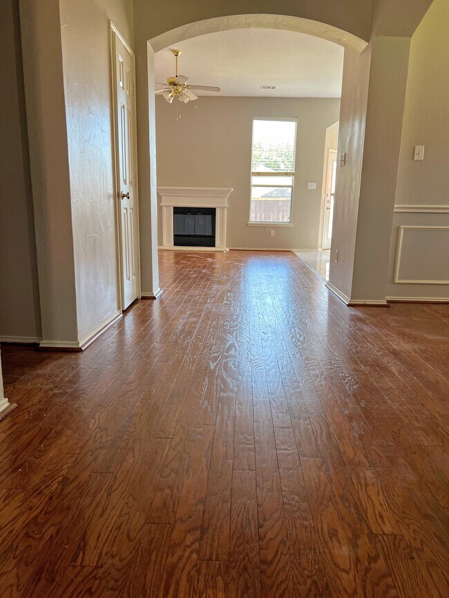 Foto del edificio - 5820 Chatham Ln