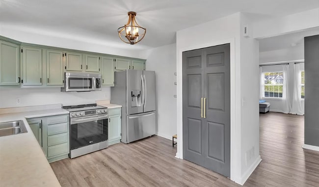 Building Photo - 2002 Ashburn Ct