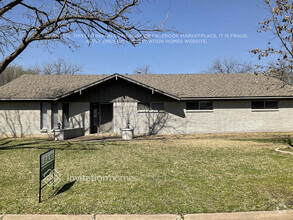 Building Photo - 1605 Comanche Trail