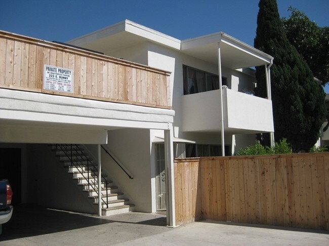Foto del edificio - 223 E Bunny Ave