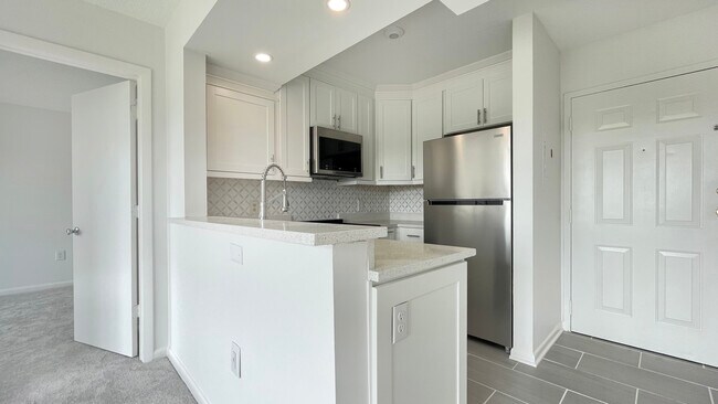 Building Photo - 1600 Park Cir
