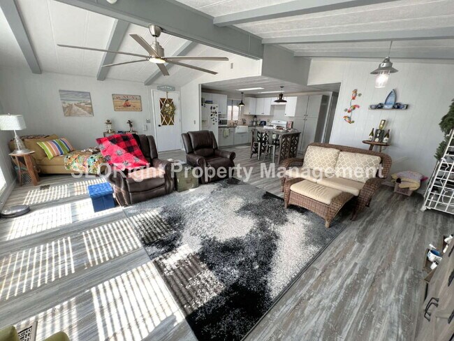 Foto del edificio - AVAILABLE SEPTEMBER - MOVE IN SPECIAL RATE- 55+ Community - 2 Bed / 2 Bath
