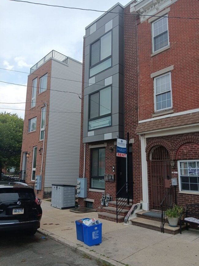 Building Photo - 431 W Berks St