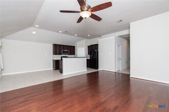 Building Photo - 136 Mistflower Ln