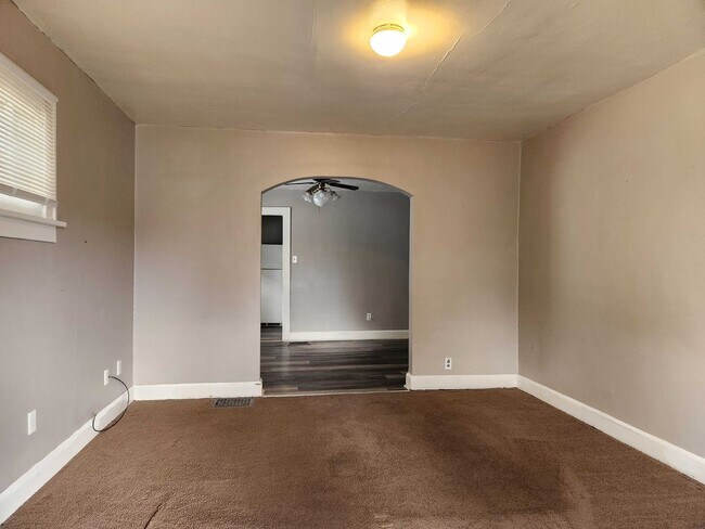 Building Photo - 1414 W 32nd St