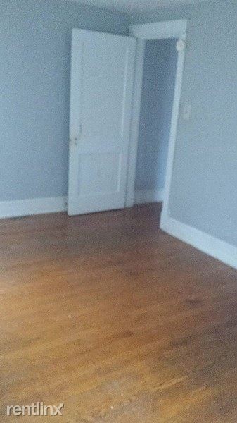 Building Photo - 2 br, 1 bath Townhome - 609 Smithfield Avenue