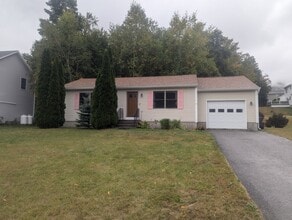 Building Photo - 124 Albe Dr