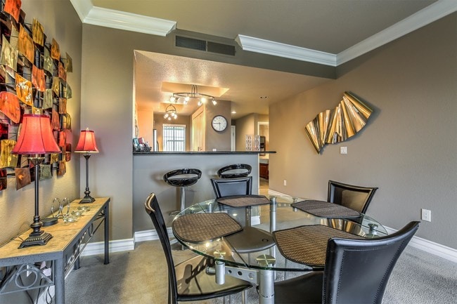 Building Photo - 230 E Flamingo Rd