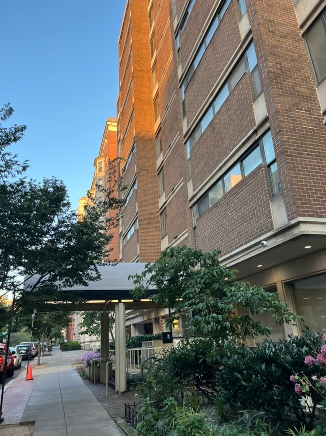Building Photo - 1420 N St NW