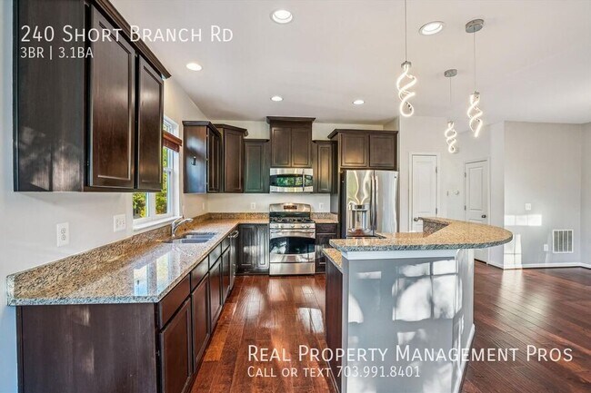 Foto del edificio - 240 Short Branch Rd