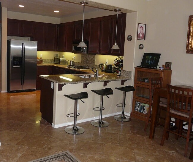 Foto del edificio - Beautiful, Must See 3 Bed, 2.5 Bath Town H...