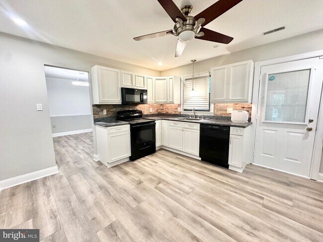 Foto del edificio - 9 Beechwood Ave