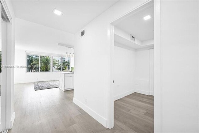 Photo - 1000 West Ave Apartment