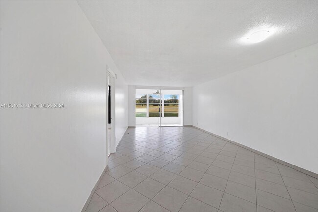 Building Photo - 2651 S Course Dr