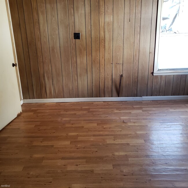 Foto del edificio - 2 br, 1 bath House - 1010 Louisa Ave
