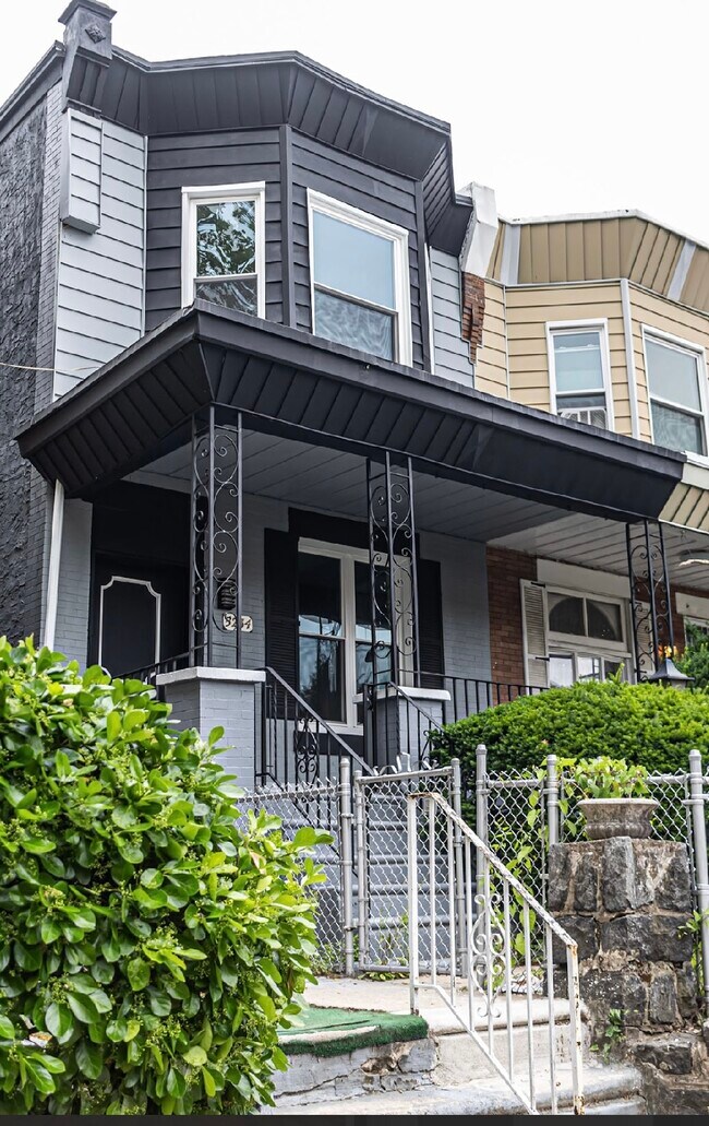 Building Photo - 5234 Walton Ave