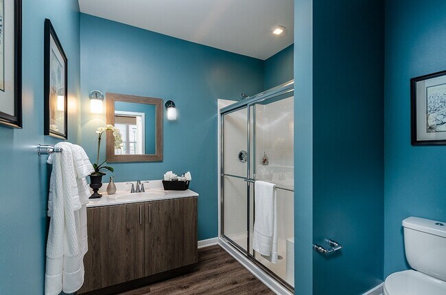 Building Photo - Two Bedroom Brand-new Luxury Apartment (Wa...