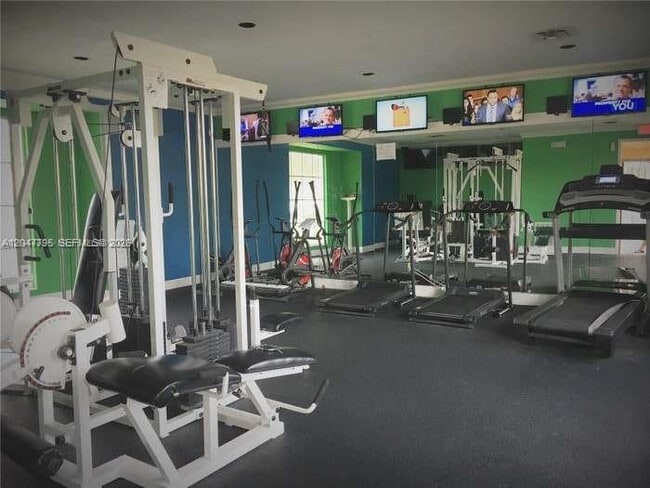 Foto del edificio - 10709 Cleary Blvd