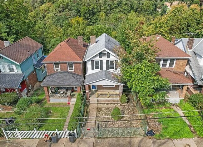 Foto del edificio - 2031 Chalfant St