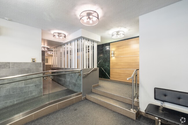 Photo du hall - 5501 Adalbert