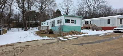 Building Photo - 8364 Cedar St