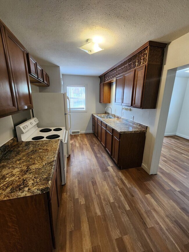 Foto del edificio - Charming Old-School 4-bedroom Home for Rent!