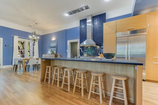 Foto del edificio - 2109 Nickerson St