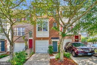 Building Photo - 3275 Amazon Ln