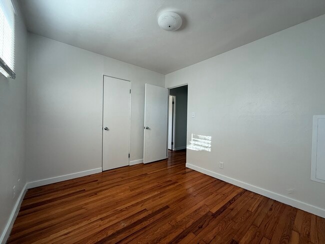 Building Photo - 1344 Pyle Ave