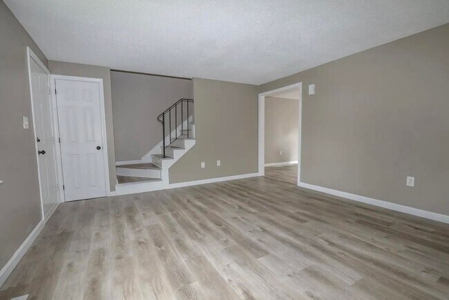 Building Photo - 2 Bluestone Dr