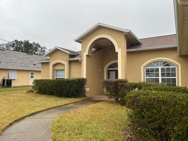 Building Photo - Pool Home in Palm Harbor!