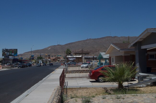 Foto del edificio - 3825 Trowbridge Dr