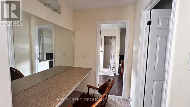 Photo du bâtiment - 8859 Dogwood Cres