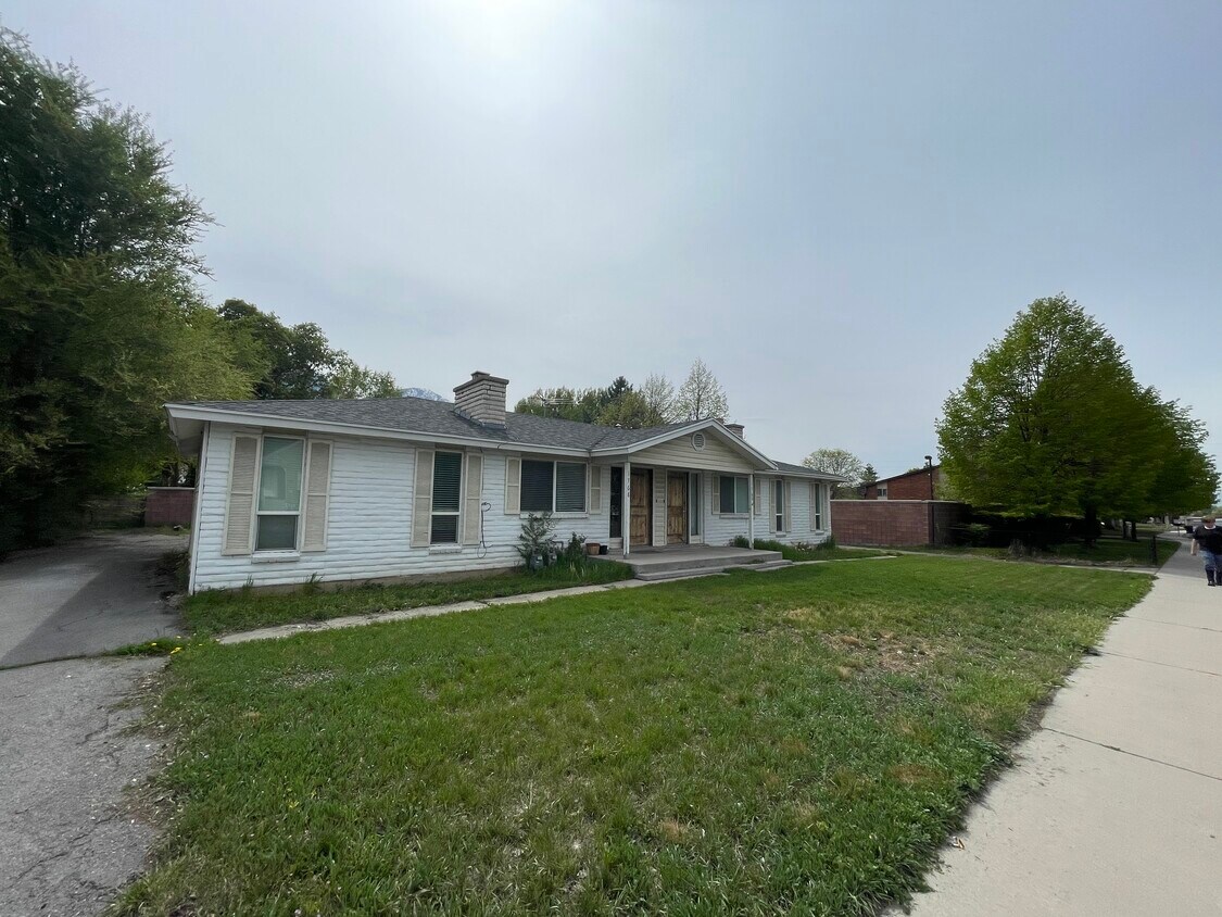 Front View - 1768 N Riverside Ave