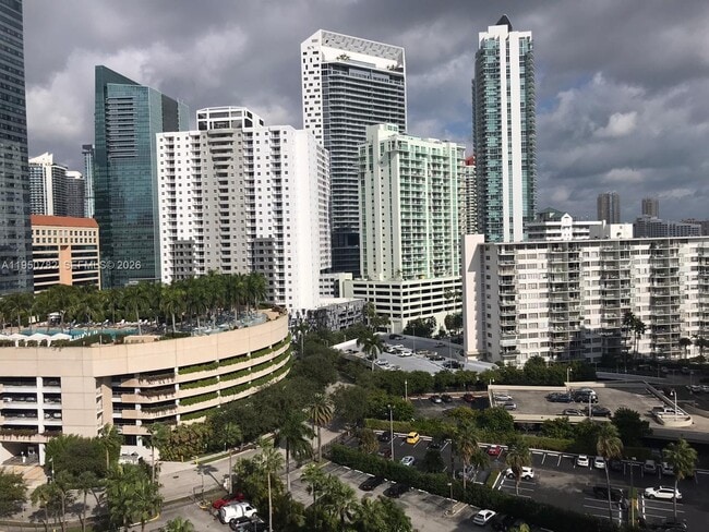 Foto del edificio - 1450 Brickell Bay Dr