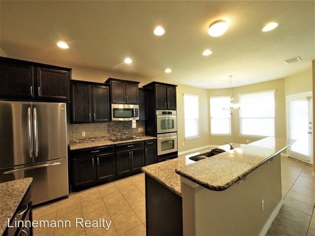 Building Photo - 5 br, 2.5 bath House - 803 Siena Court